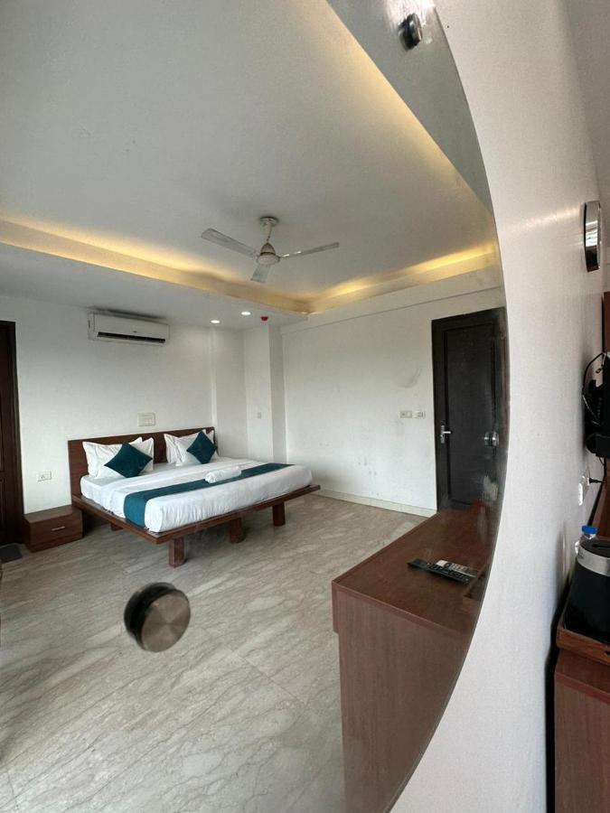 Hotel The Imperio New Delhi Ngoại thất bức ảnh